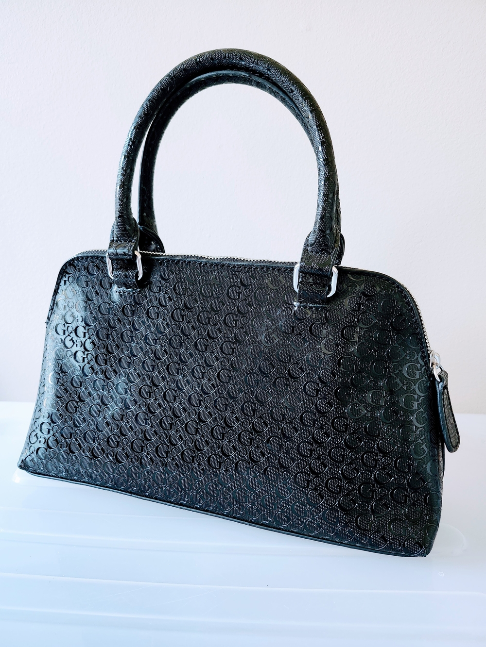 GUESS Black Embossed Silver Charm Hand Bag - Picture 4 of 6